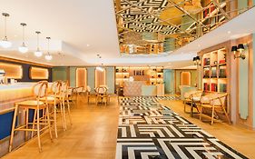 ธี แบงค็อก โฮเทล โดย TH District